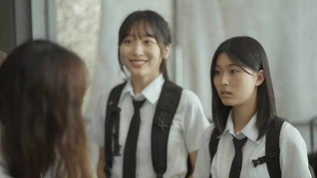 포니와 허쉬가 젤리와 마주치며 이야기를 나누고 있다.